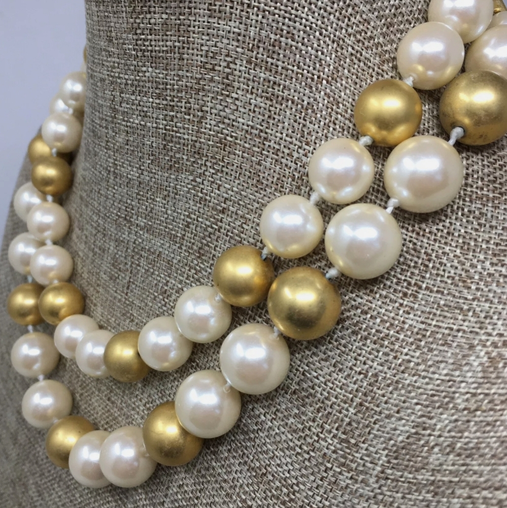 Signed Vintage Givenchy Glass Pearl Necklace - Picture 2 of 9